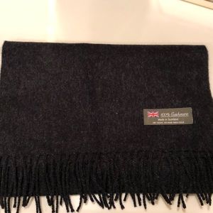 NWOT, 100% Cashmere scarf with fringed edge
